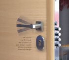 porta a porte a battente  colorata